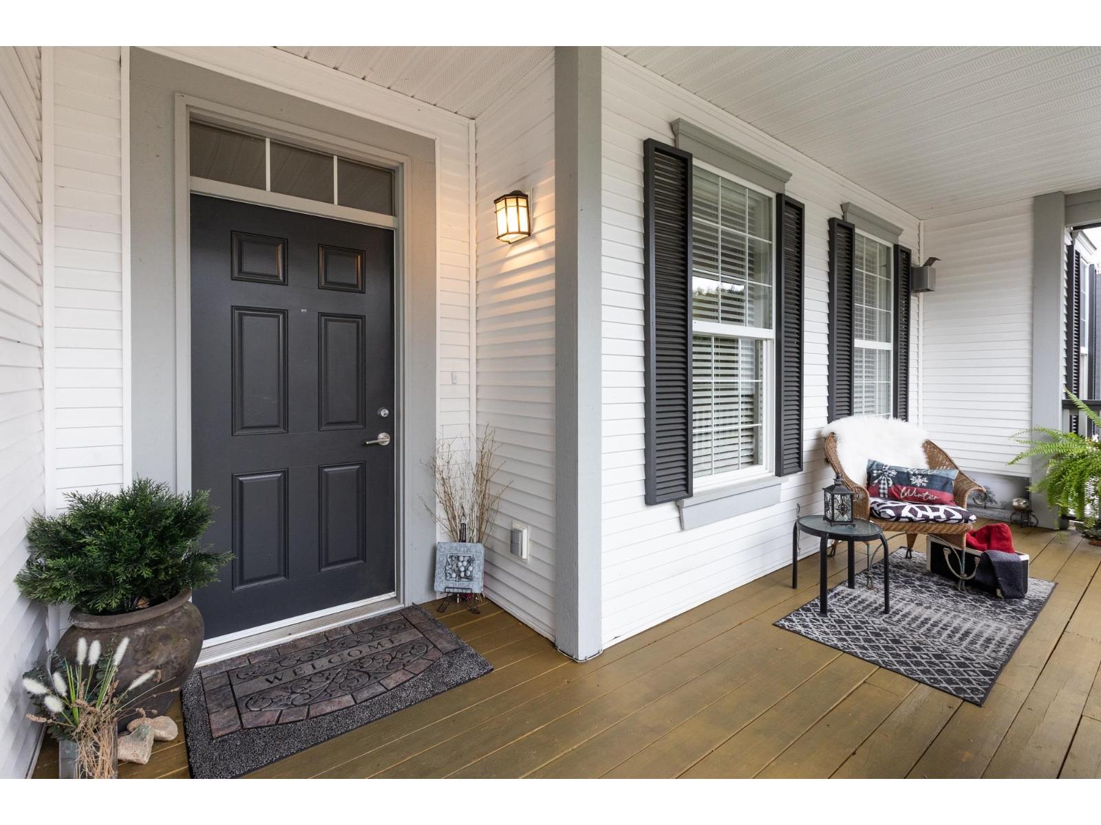 7016 179a Surrey Street, Surrey, British Columbia  V3S 7S4 - Photo 2 - R3083721