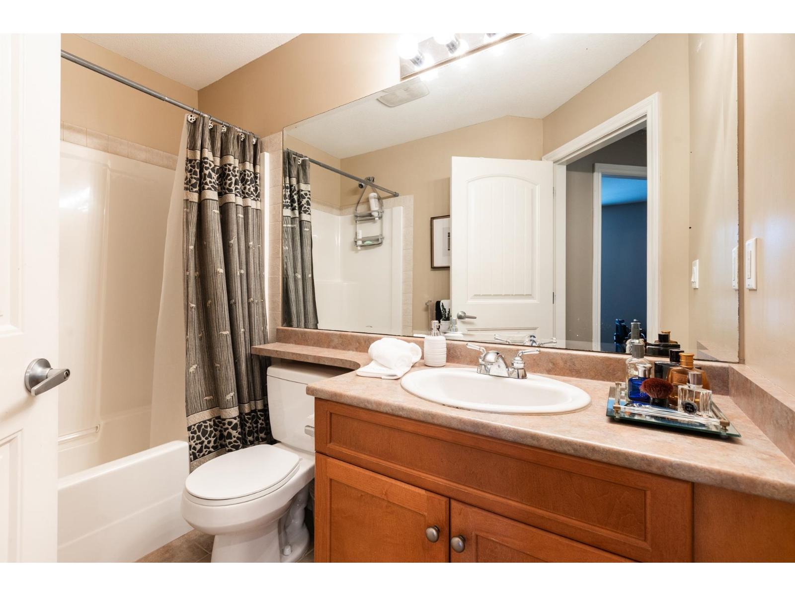 7016 179a Surrey Street, Surrey, British Columbia  V3S 7S4 - Photo 23 - R3083721