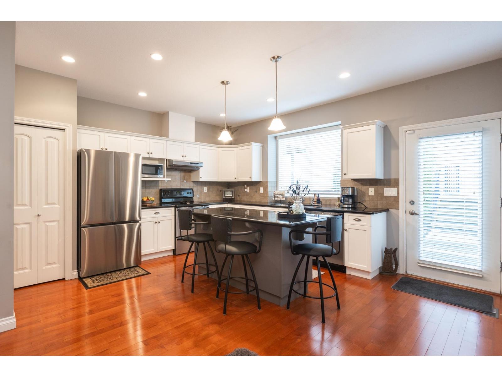 7016 179a Surrey Street, Surrey, British Columbia  V3S 7S4 - Photo 7 - R3083721