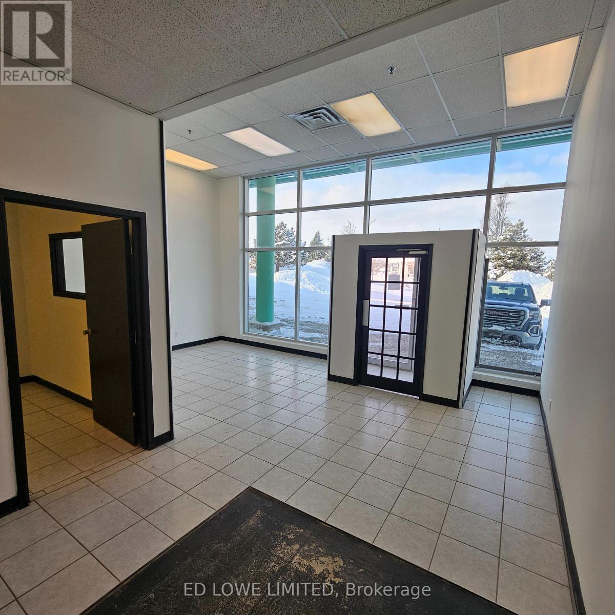 B2 - 21 Commerce Park Drive, Barrie, Ontario  L4N 8X1 - Photo 3 - S12631154