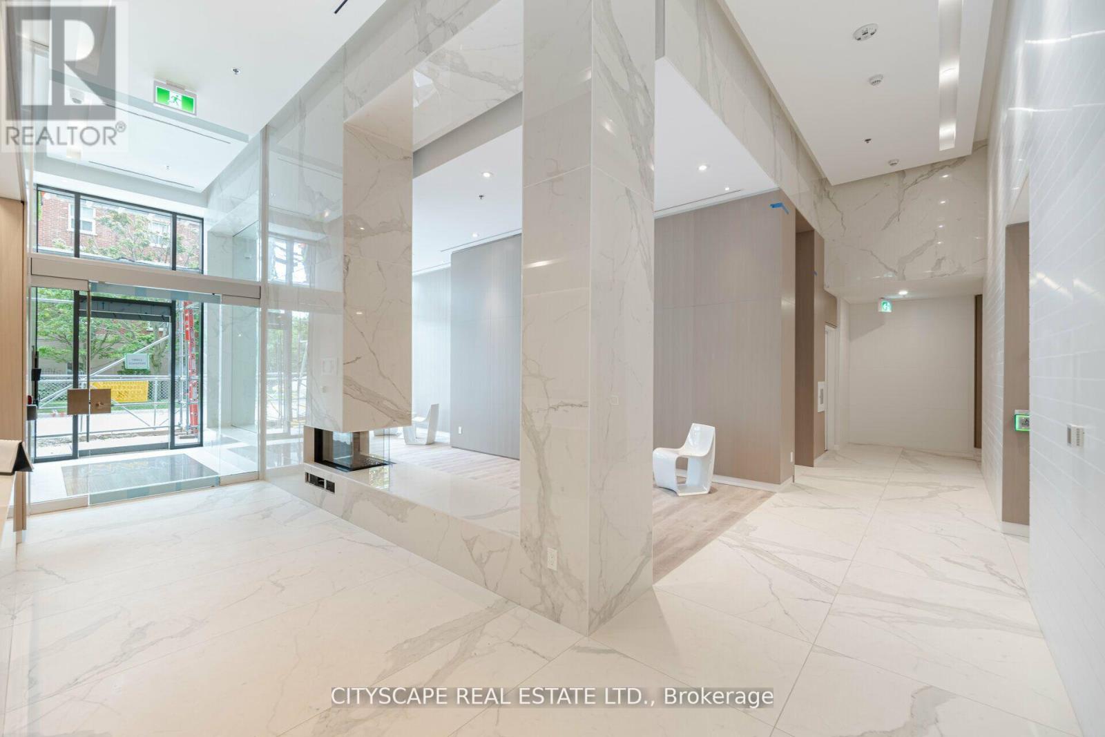 1907 - 370 Martha Street S, Burlington, Ontario  L7R 0G9 - Photo 3 - W12712682