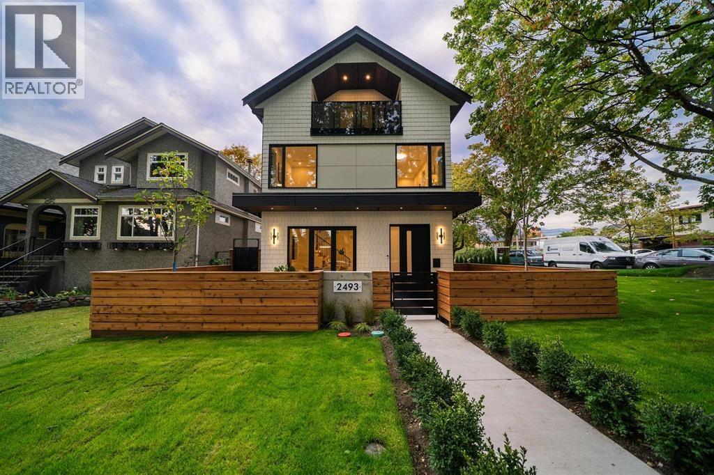 2493 Eton Street, Vancouver, British Columbia  V5K 1J6 - Photo 1 - R3084091