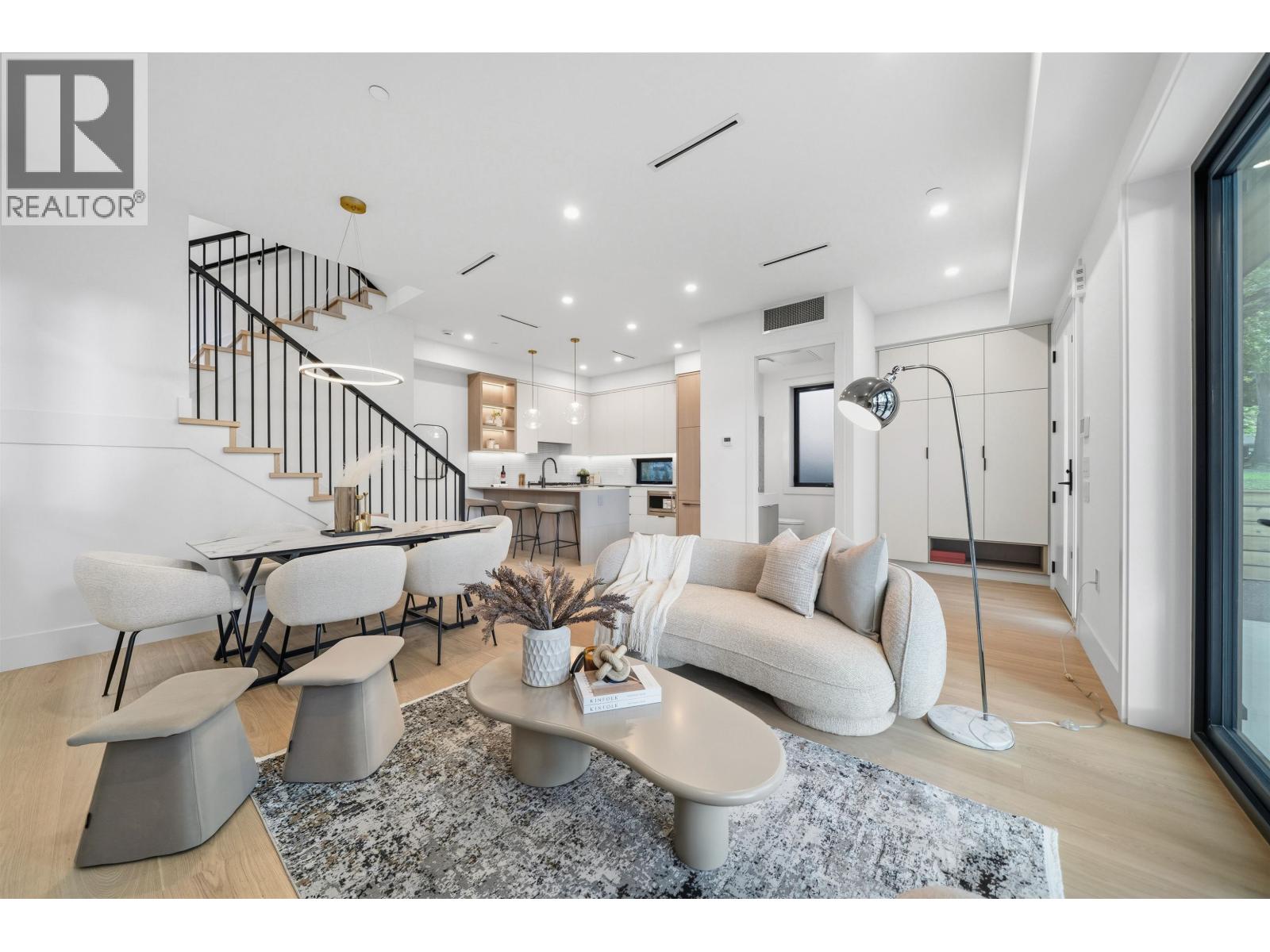 2493 Eton Street, Vancouver, British Columbia  V5K 1J6 - Photo 4 - R3084091