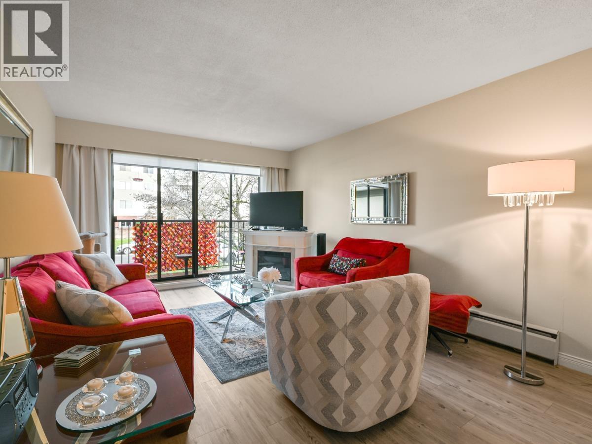 205 307 W 2nd Street, North Vancouver, British Columbia  V7M 1E2 - Photo 1 - R3084149