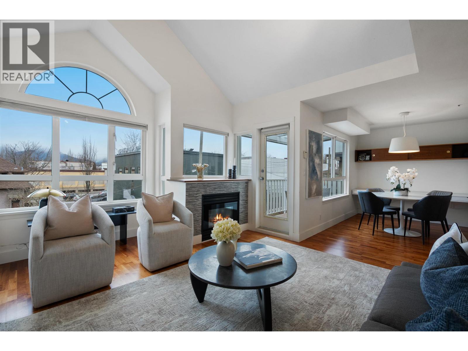 403 1623 E 2nd Avenue, Vancouver, British Columbia  V5N 1E1 - Photo 3 - R3084223