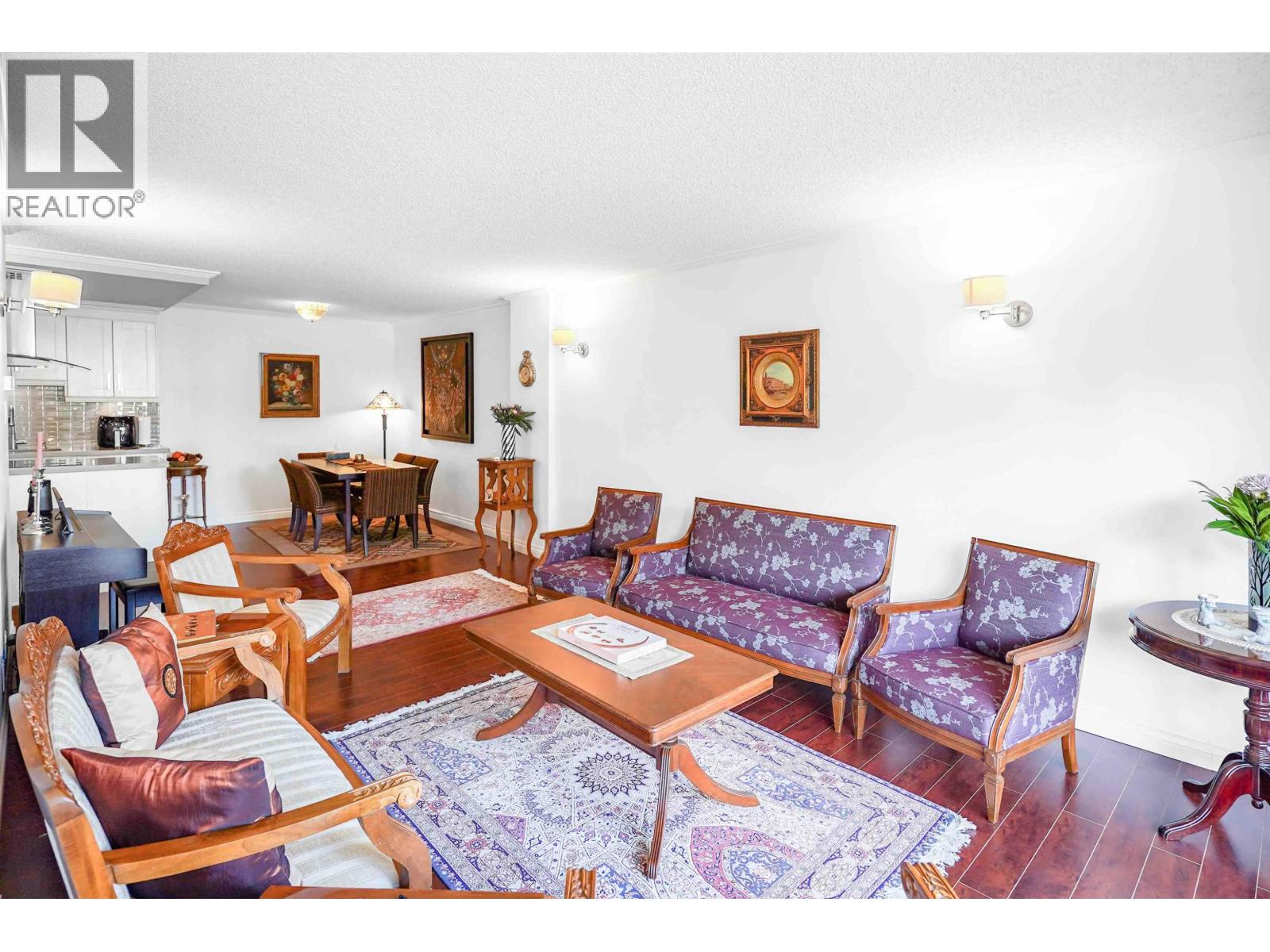 306 2020 Fullerton Avenue, North Vancouver, British Columbia  V7P 3G3 - Photo 2 - R3084230