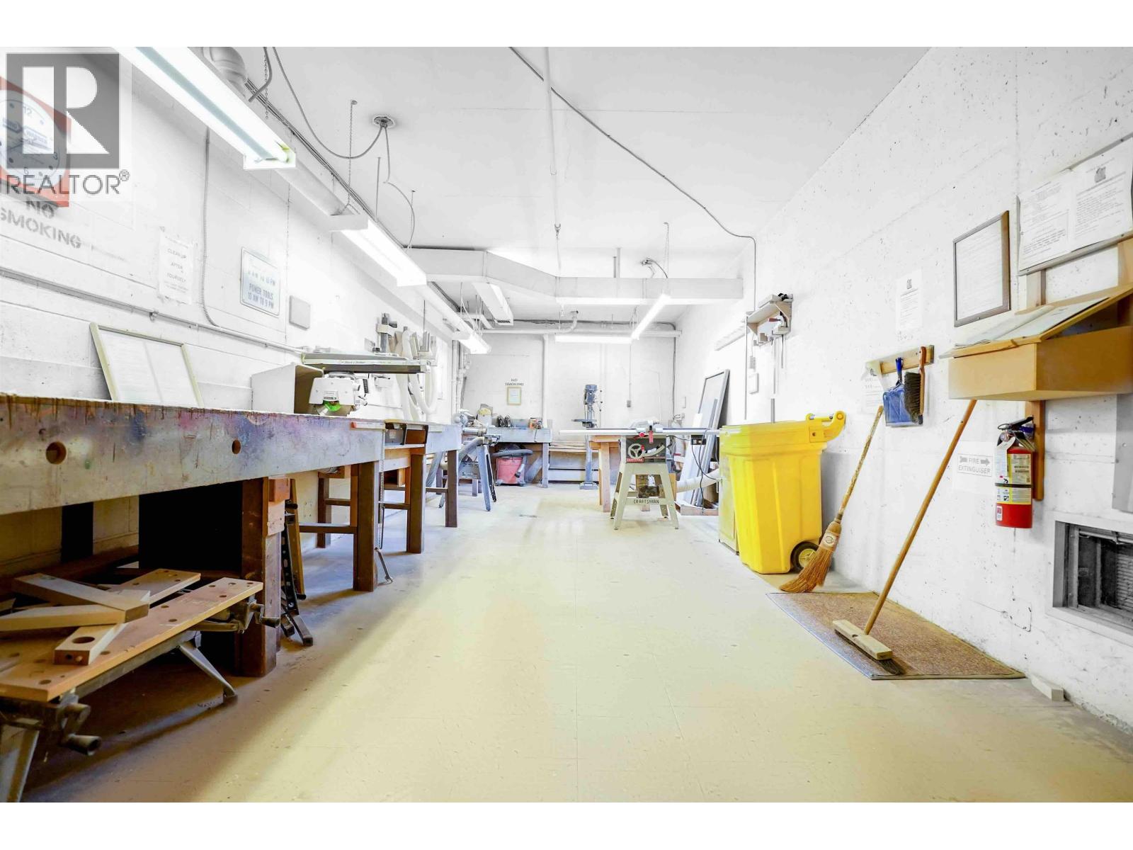 306 2020 Fullerton Avenue, North Vancouver, British Columbia  V7P 3G3 - Photo 35 - R3084230