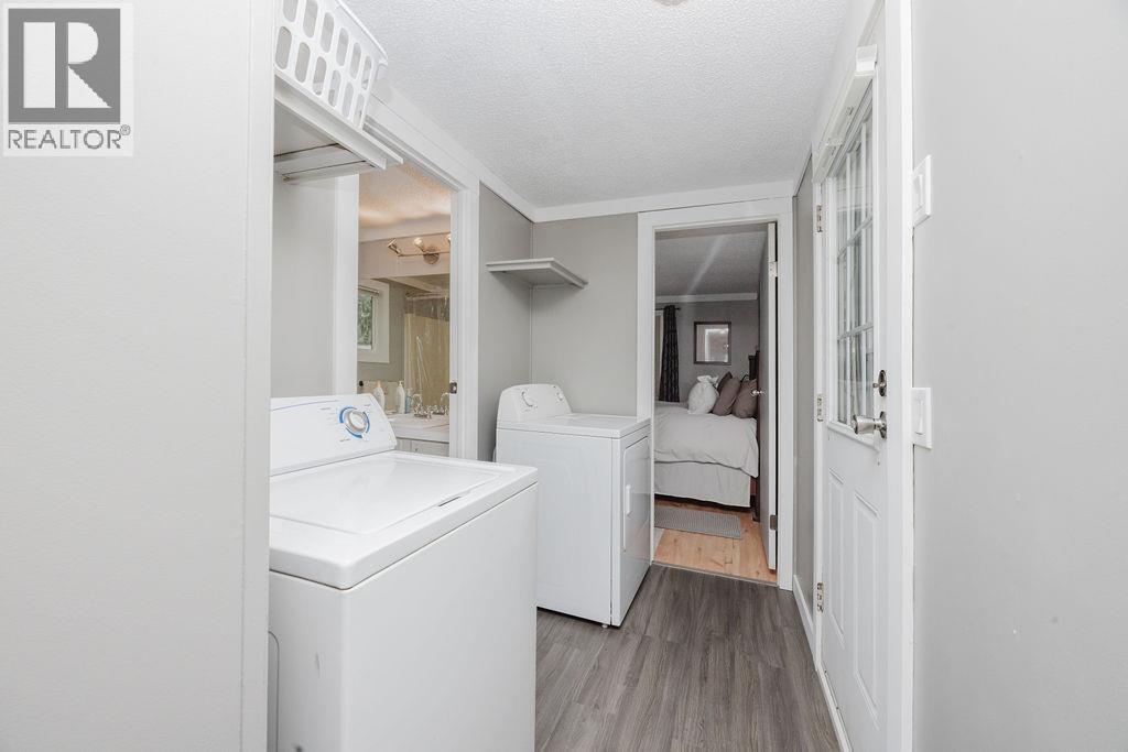 3366 Richards Road, Roberts Creek, British Columbia  V0N 2W2 - Photo 12 - R3084098