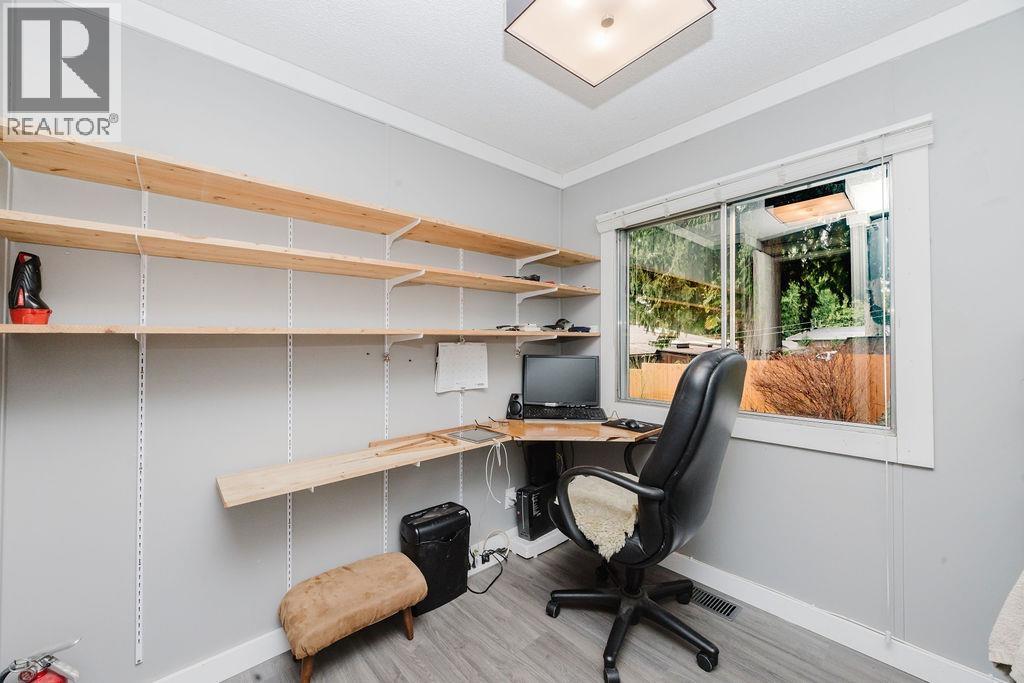 3366 Richards Road, Roberts Creek, British Columbia  V0N 2W2 - Photo 16 - R3084098