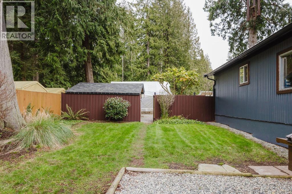 3366 Richards Road, Roberts Creek, British Columbia  V0N 2W2 - Photo 23 - R3084098