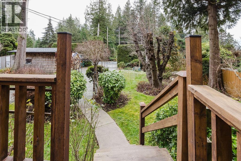 3366 Richards Road, Roberts Creek, British Columbia  V0N 2W2 - Photo 25 - R3084098