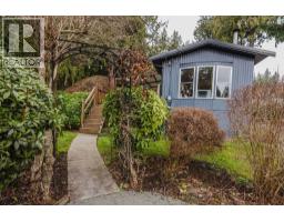 3366 RICHARDS ROAD, Roberts Creek, British Columbia