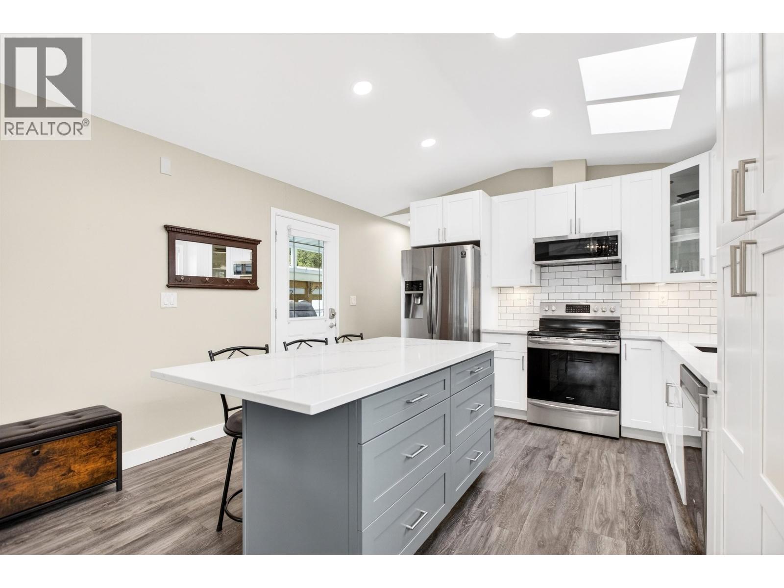 19635 Planetree Lane, Pitt Meadows, British Columbia  V3Y 1Z3 - Photo 6 - R3084114