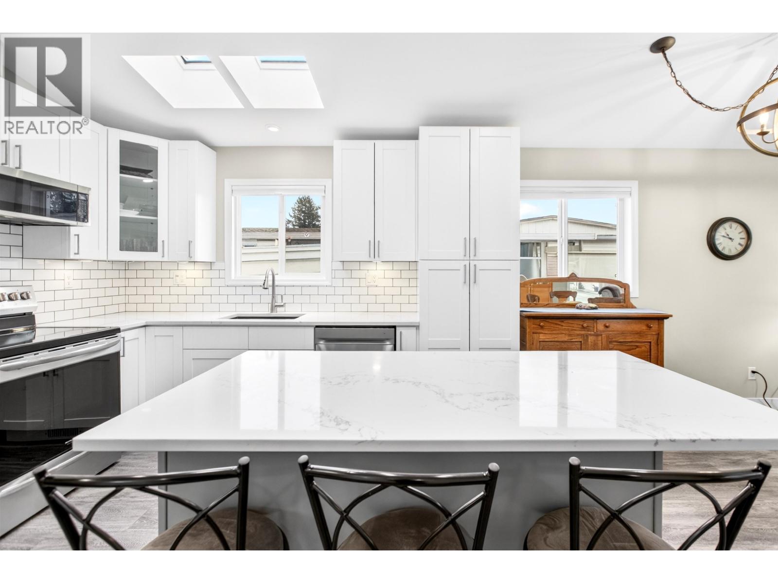 19635 Planetree Lane, Pitt Meadows, British Columbia  V3Y 1Z3 - Photo 9 - R3084114