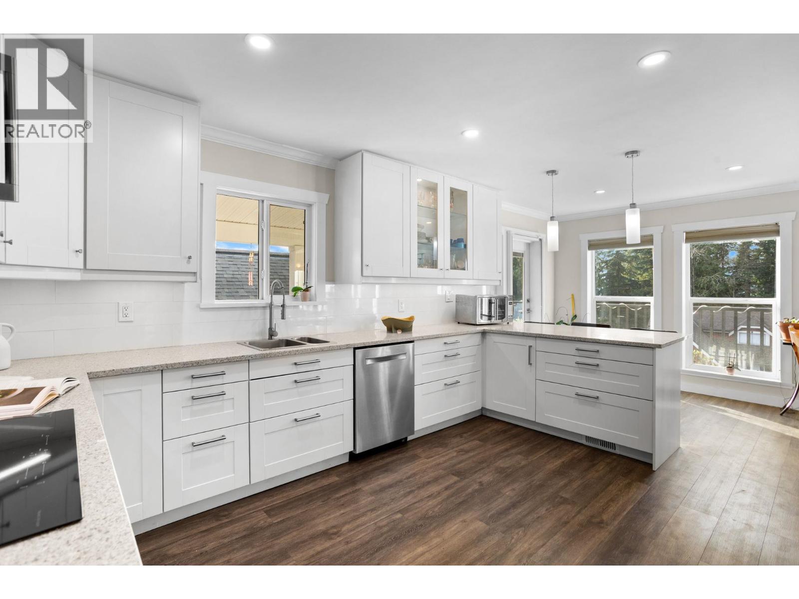 224 April Road, Port Moody, British Columbia  V3H 3W1 - Photo 11 - R3084121