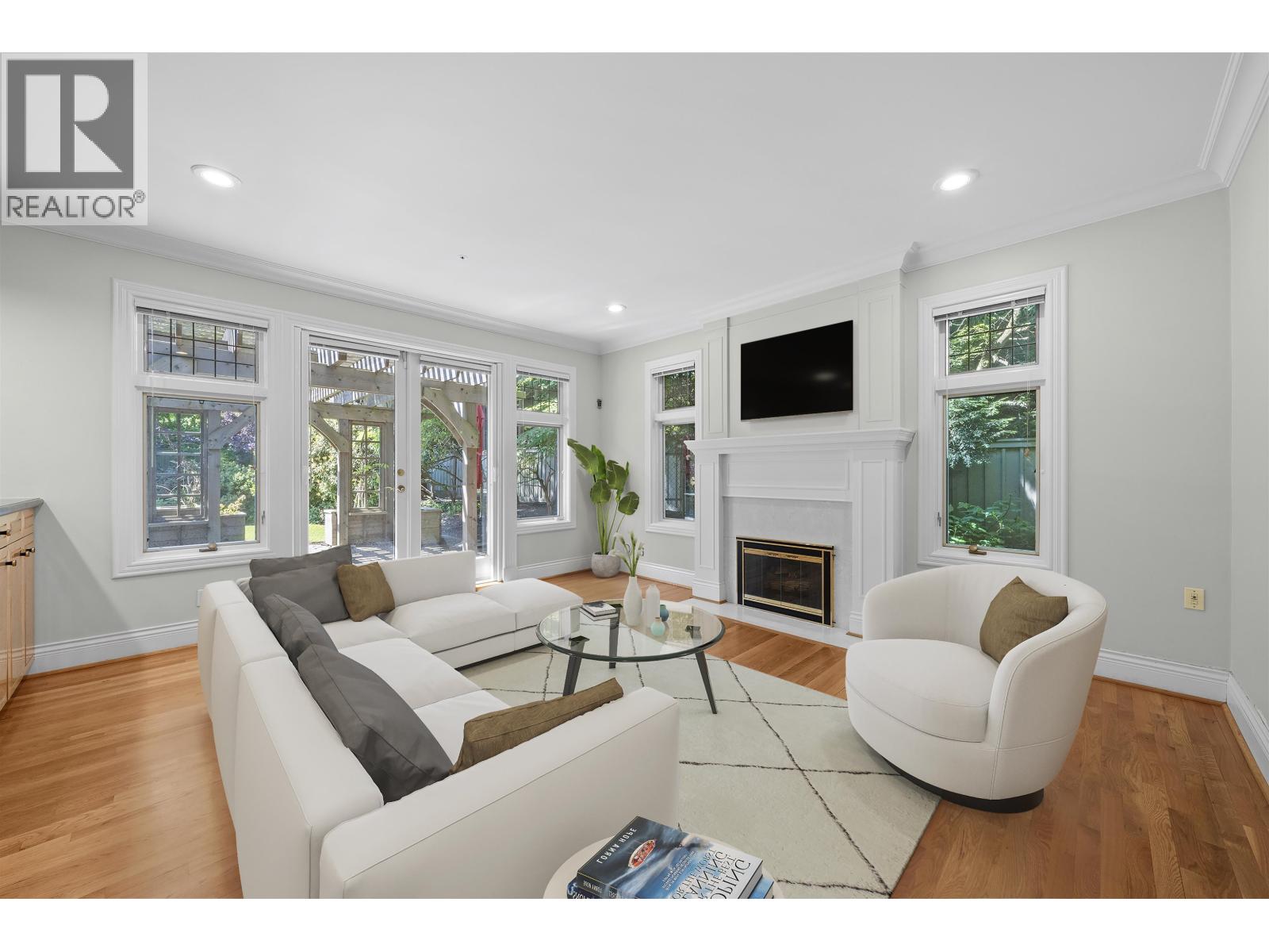 1323 The Crescent, Vancouver, British Columbia V6H 1T7 - Photo 1 - R3084235