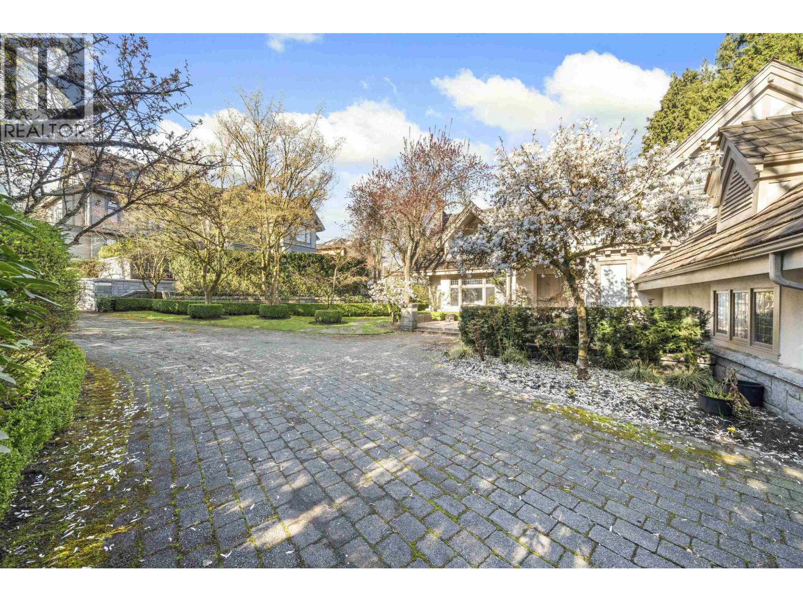 1323 The Crescent, Vancouver, British Columbia V6H 1T7 - Photo 14 - R3084235