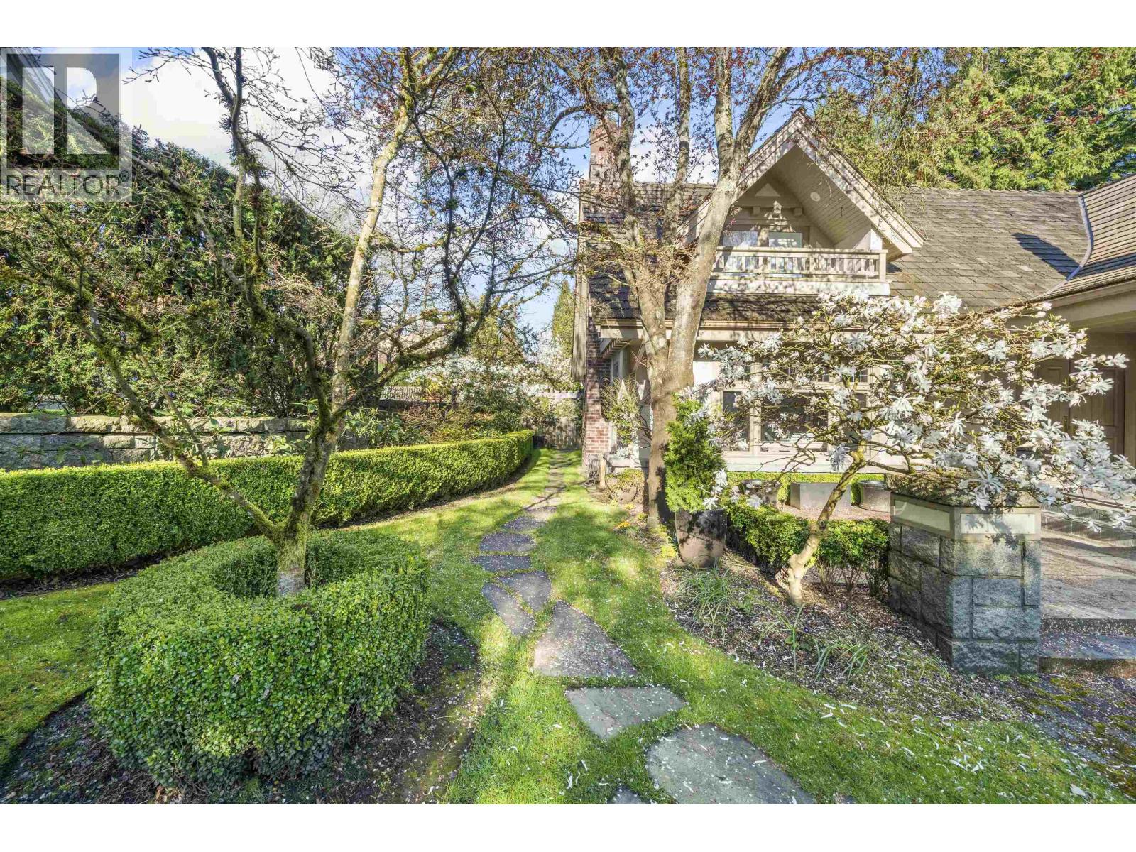 1323 The Crescent, Vancouver, British Columbia V6H 1T7 - Photo 15 - R3084235