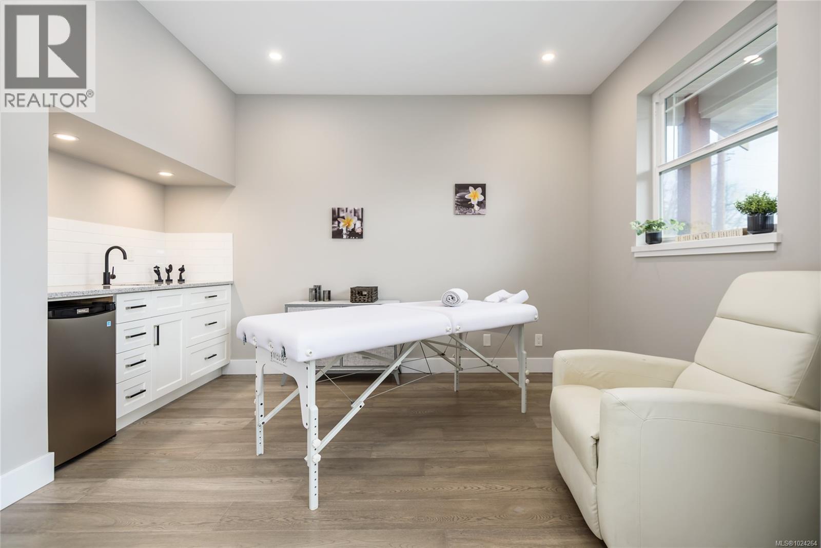 649 5th St, Courtenay, British Columbia