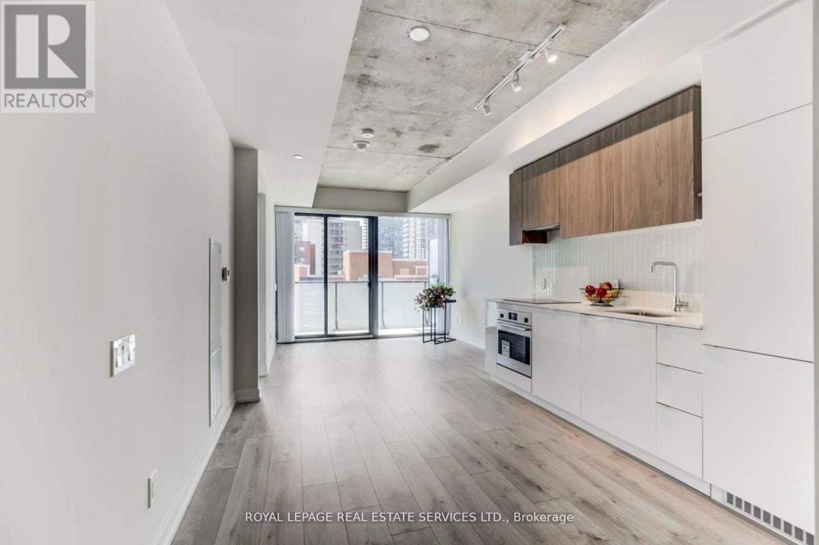 1013 - 161 Roehampton Avenue, Toronto, Ontario  M4P 0C8 - Photo 2 - C12736858