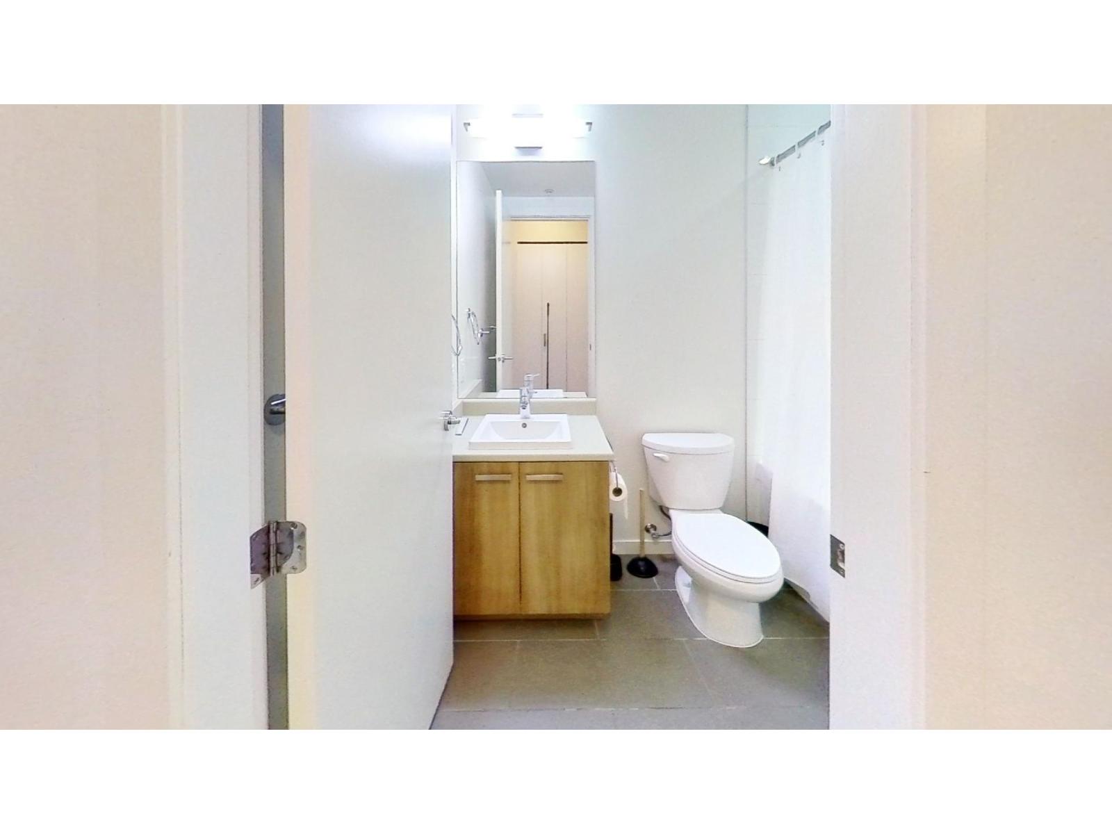 12xx 13325 102a Avenue, Surrey, British Columbia  V3T 0J5 - Photo 2 - R3084081