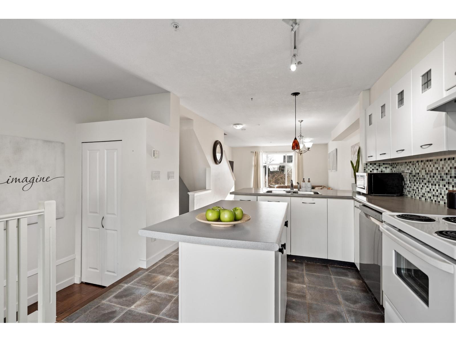 205 20033 70 Avenue, Langley, British Columbia  V2Y 3A2 - Photo 7 - R3083877