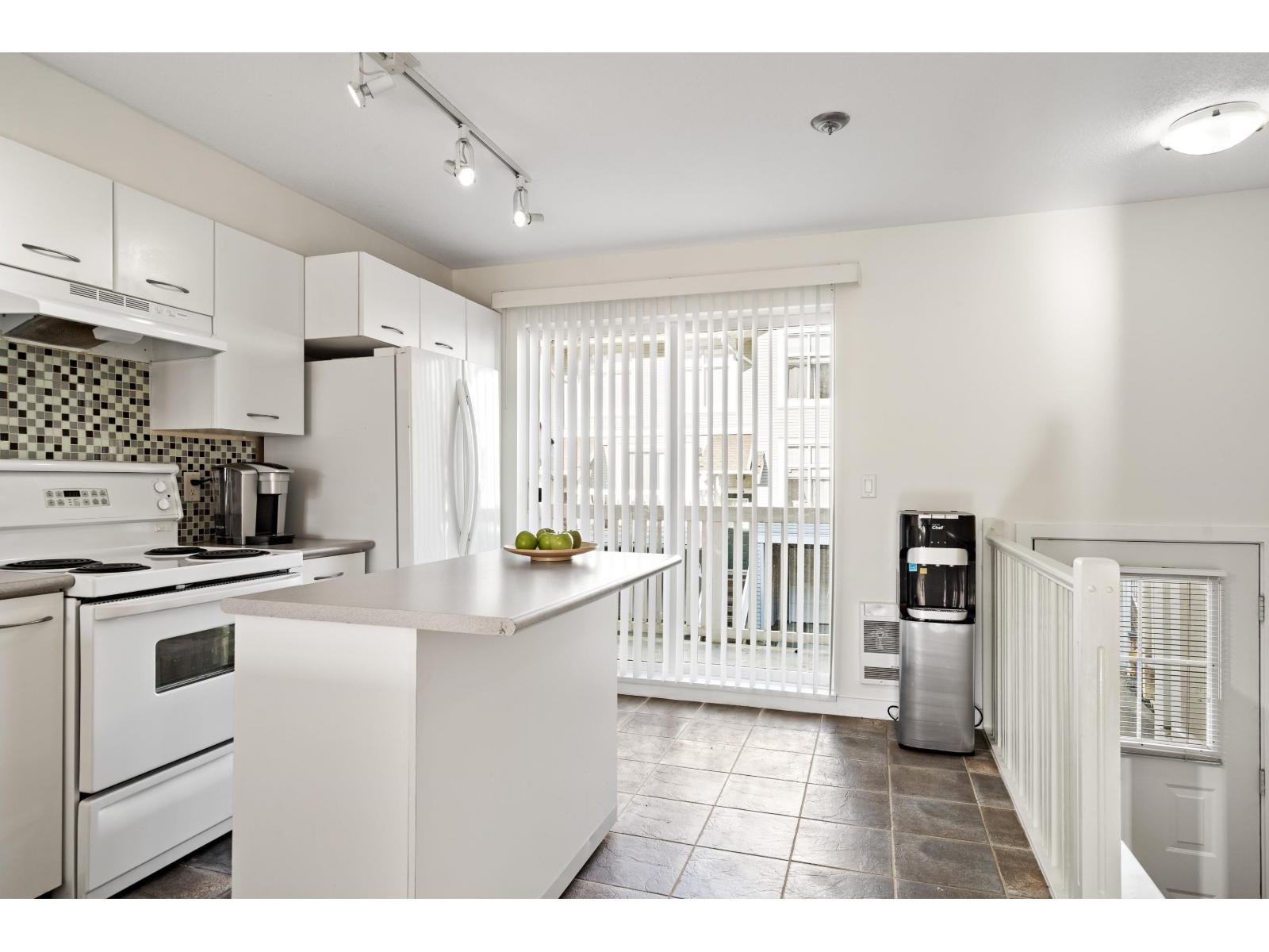 205 20033 70 Avenue, Langley, British Columbia  V2Y 3A2 - Photo 8 - R3083877