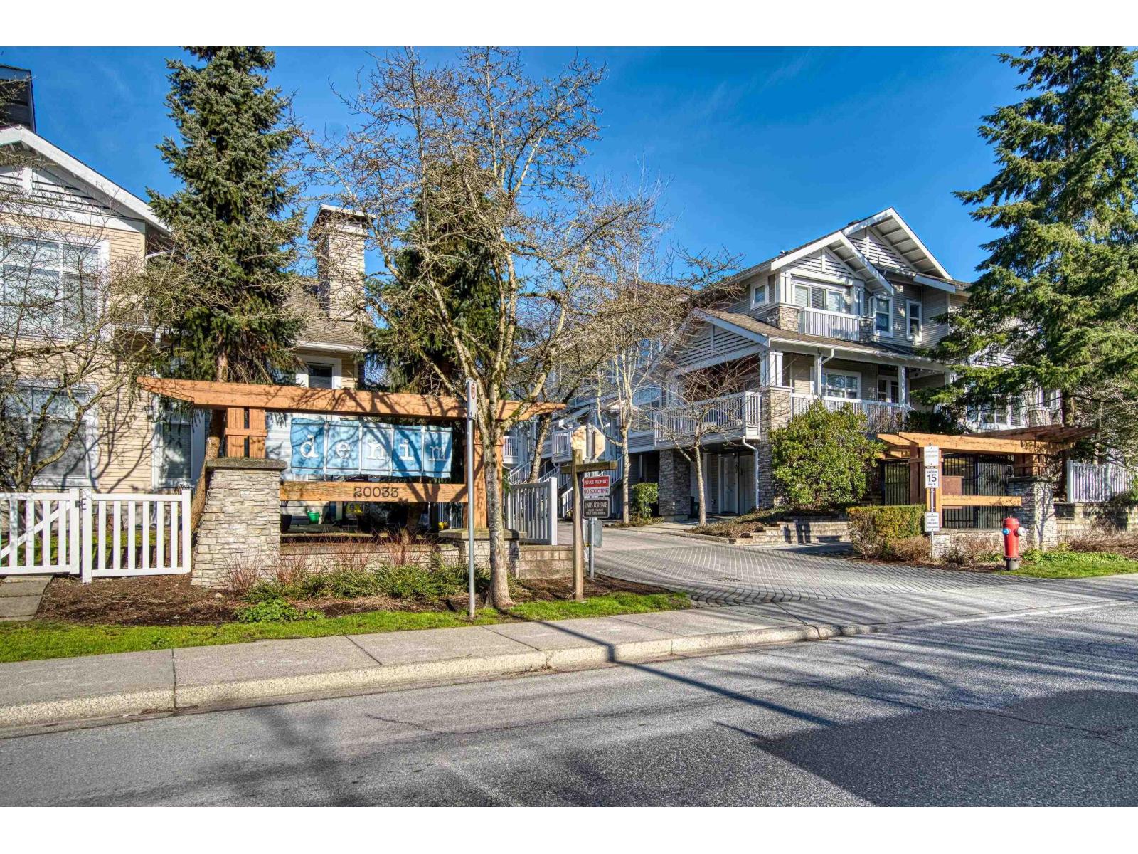 205 20033 70 Avenue, Langley, British Columbia  V2Y 3A2 - Photo 2 - R3083877