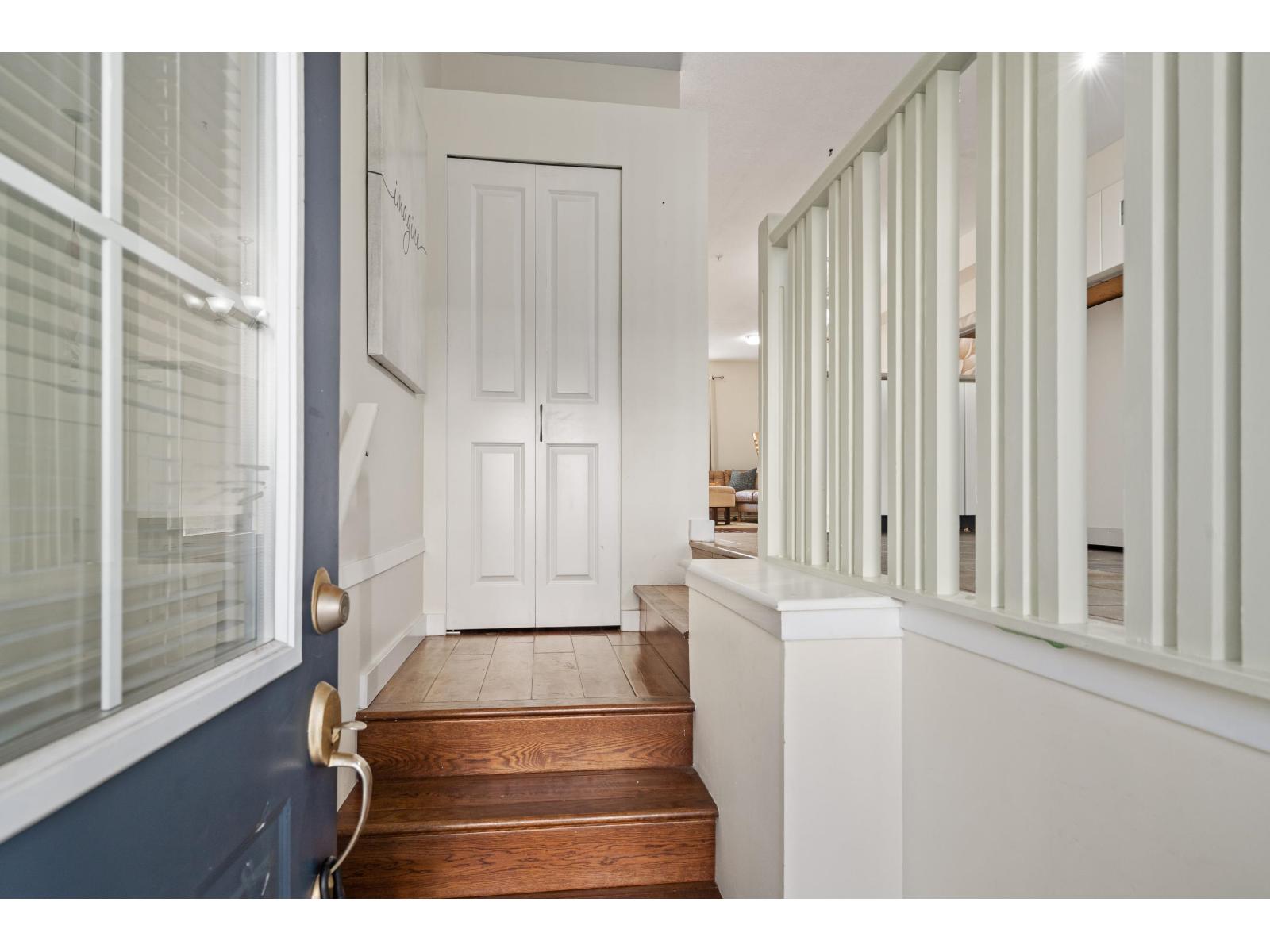 205 20033 70 Avenue, Langley, British Columbia  V2Y 3A2 - Photo 3 - R3083877