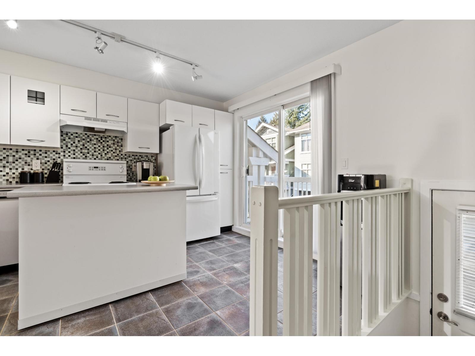 205 20033 70 Avenue, Langley, British Columbia  V2Y 3A2 - Photo 4 - R3083877