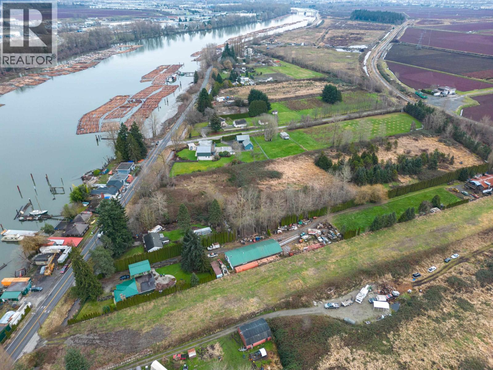 Listing Picture 10 of 18 : 18700 RIVER ROAD, Richmond / 烈治文 - 魯藝地產 Yvonne Lu Group - MLS Medallion Club Member