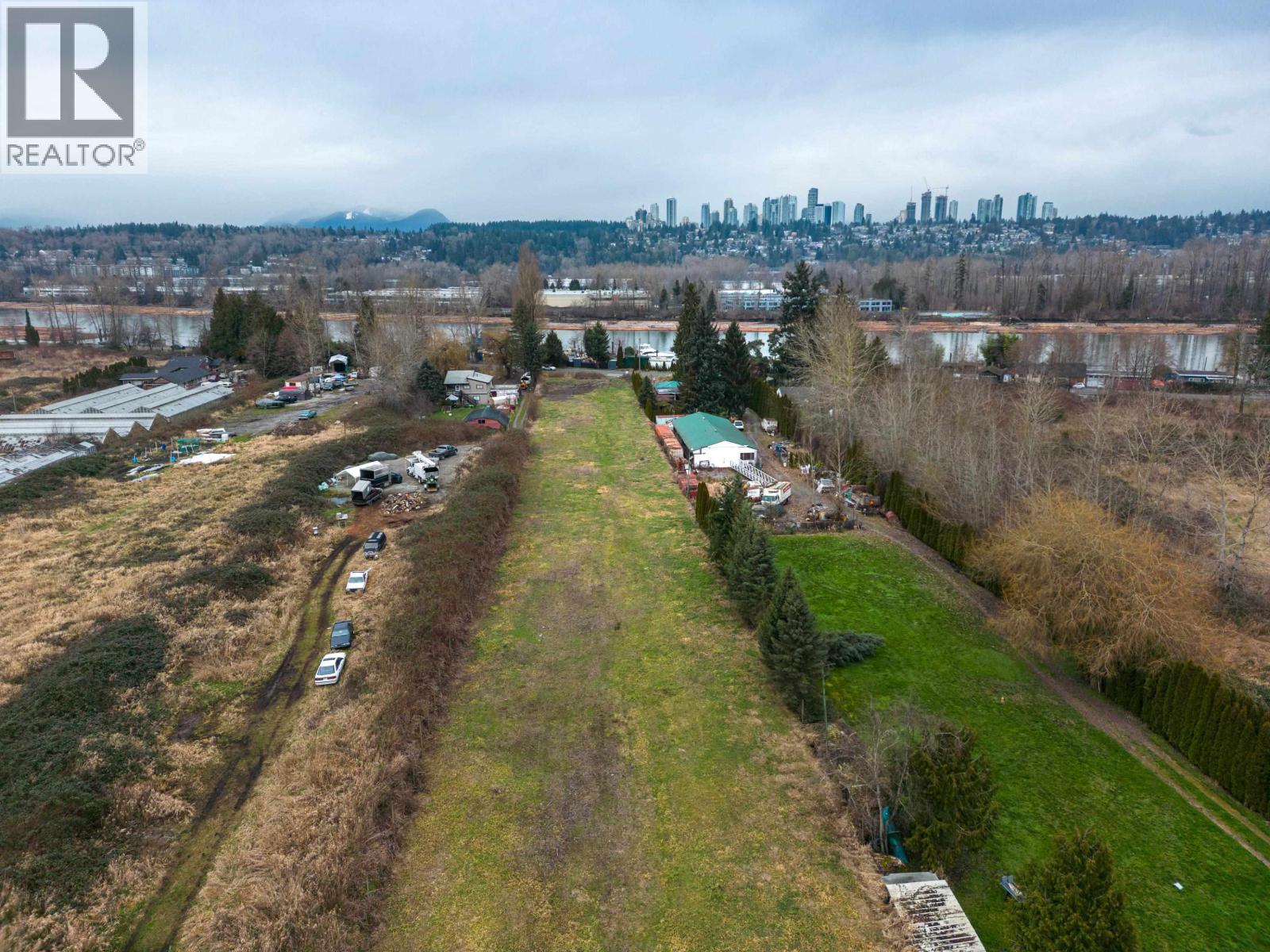 Listing Picture 17 of 18 : 18700 RIVER ROAD, Richmond / 烈治文 - 魯藝地產 Yvonne Lu Group - MLS Medallion Club Member