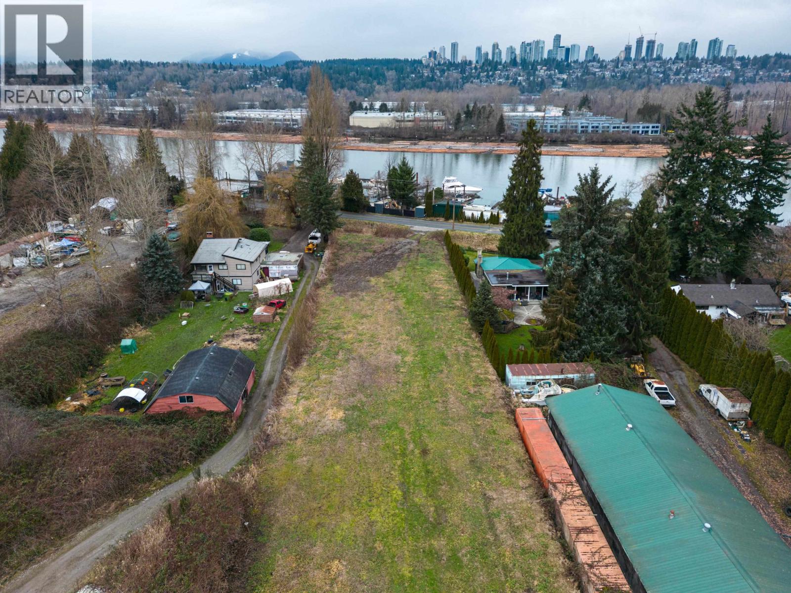 Listing Picture 18 of 18 : 18700 RIVER ROAD, Richmond / 烈治文 - 魯藝地產 Yvonne Lu Group - MLS Medallion Club Member