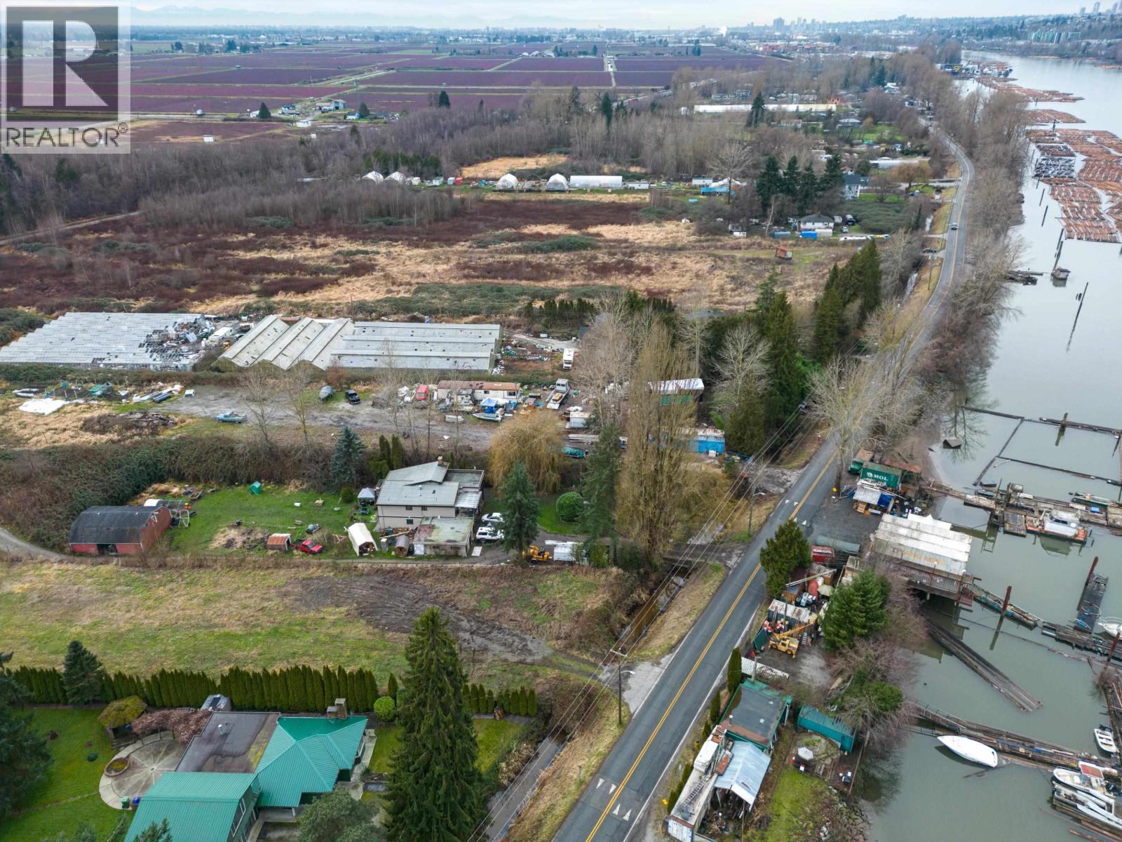 Listing Picture 5 of 18 : 18700 RIVER ROAD, Richmond / 烈治文 - 魯藝地產 Yvonne Lu Group - MLS Medallion Club Member