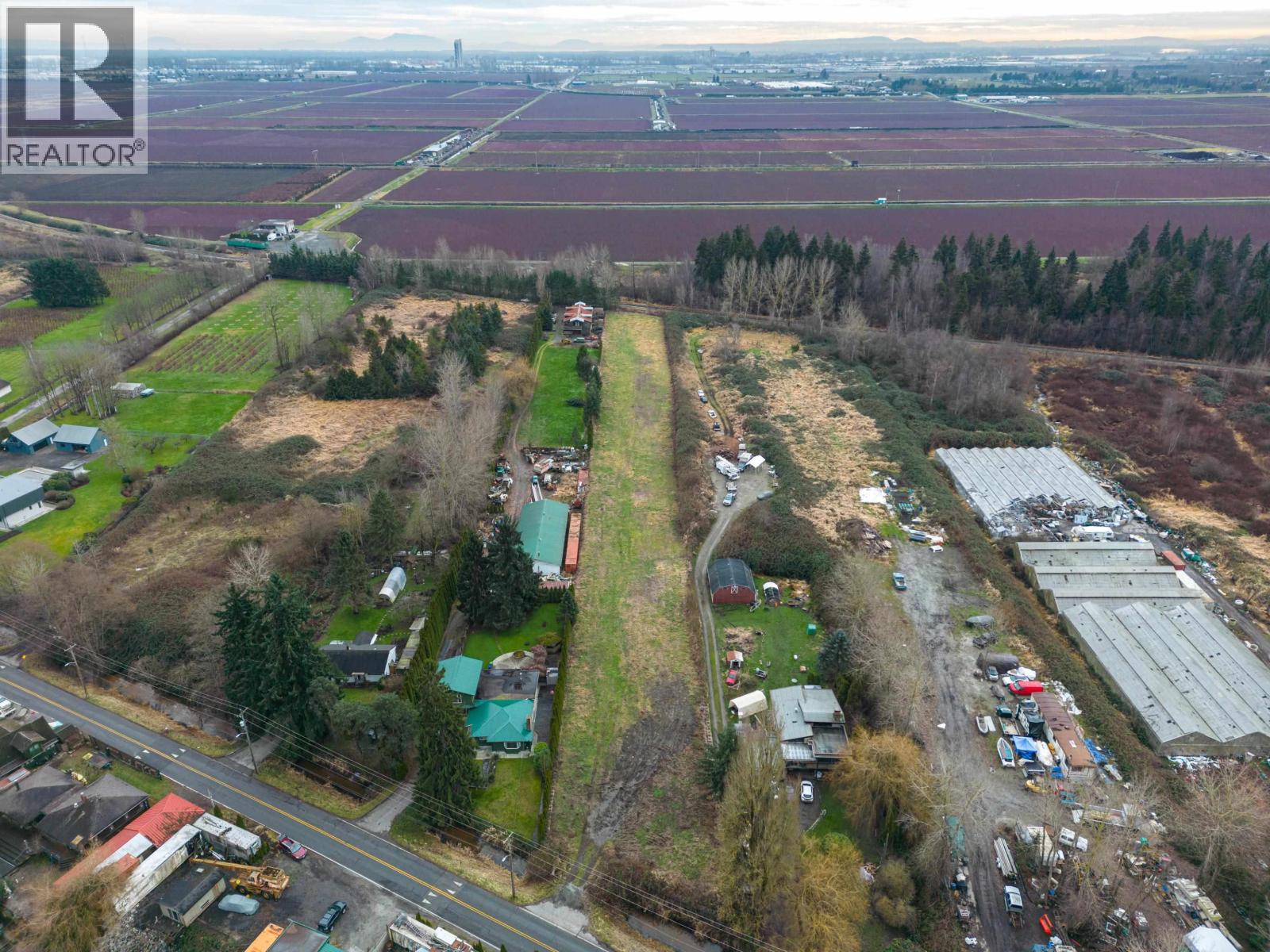 Listing Picture 9 of 18 : 18700 RIVER ROAD, Richmond / 烈治文 - 魯藝地產 Yvonne Lu Group - MLS Medallion Club Member