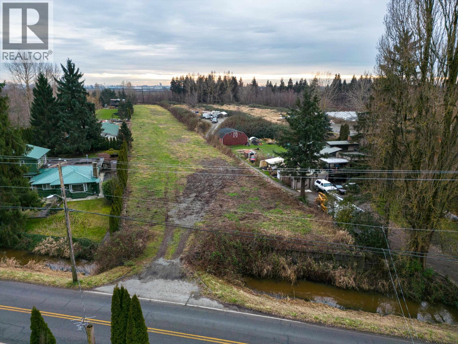 Listing Picture 4 of 18 : 18700 RIVER ROAD, Richmond / 烈治文 - 魯藝地產 Yvonne Lu Group - MLS Medallion Club Member