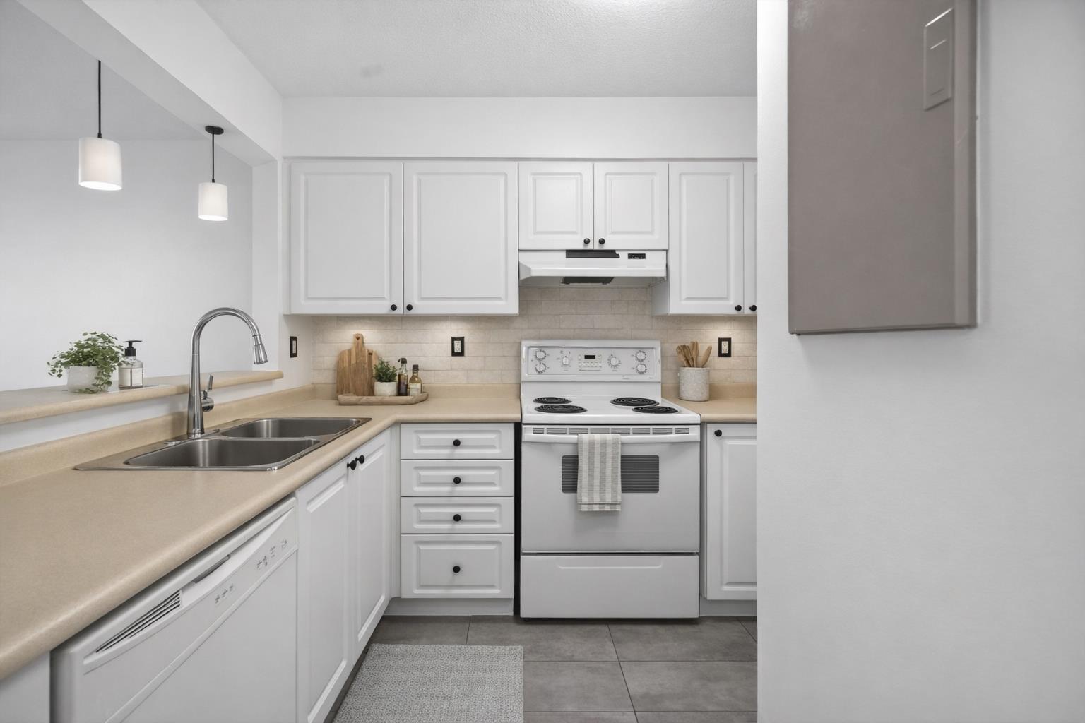 305 14377 103 Avenue, Surrey, British Columbia  V3T 5V5 - Photo 7 - R3083564