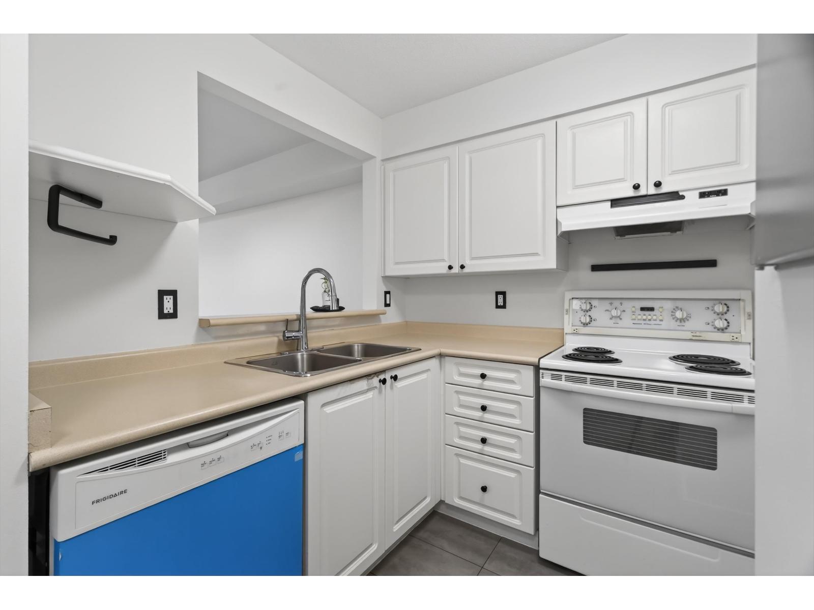 305 14377 103 Avenue, Surrey, British Columbia  V3T 5V5 - Photo 8 - R3083564