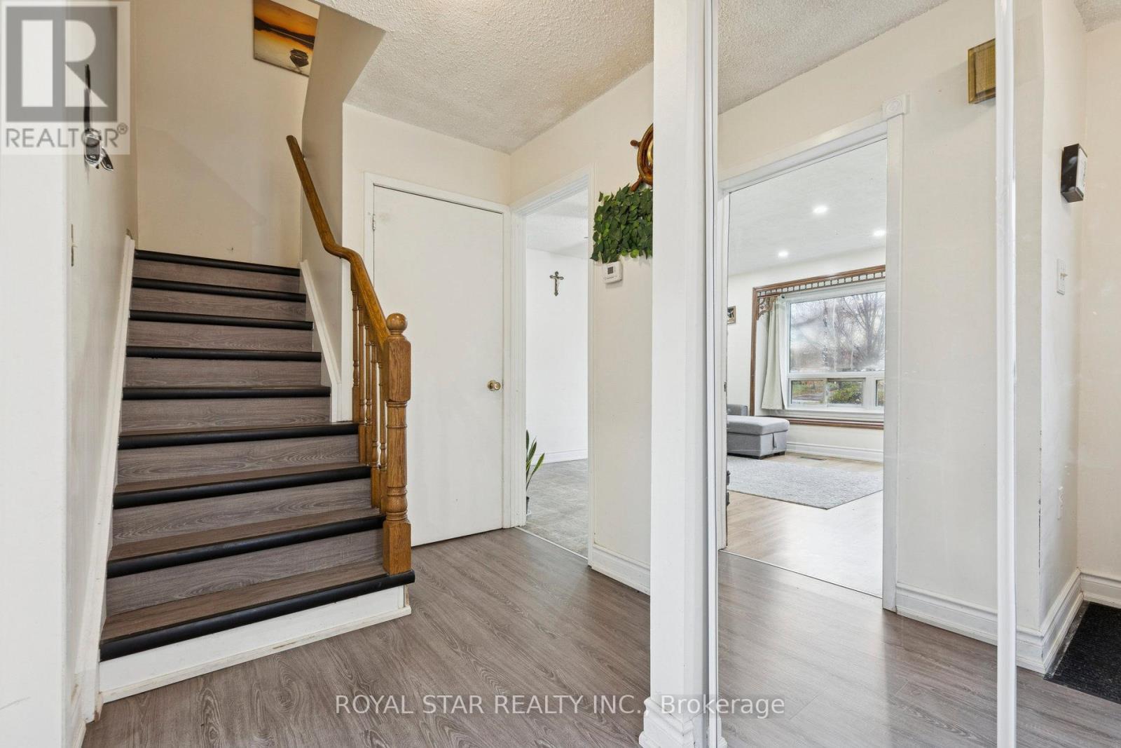 521 Gaylord Drive, Oshawa, Ontario  L1K 1L4 - Photo 5 - E12736856