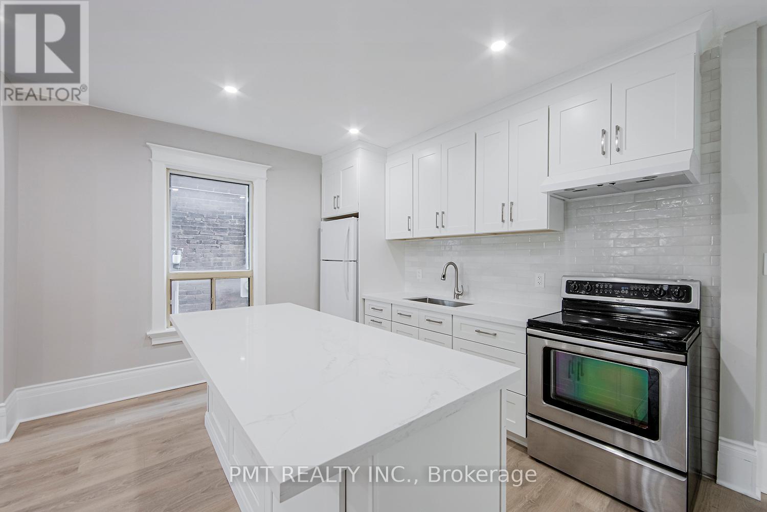 Main - 25 Sandford Avenue, Toronto, Ontario  M4L 2E6 - Photo 12 - E12736884