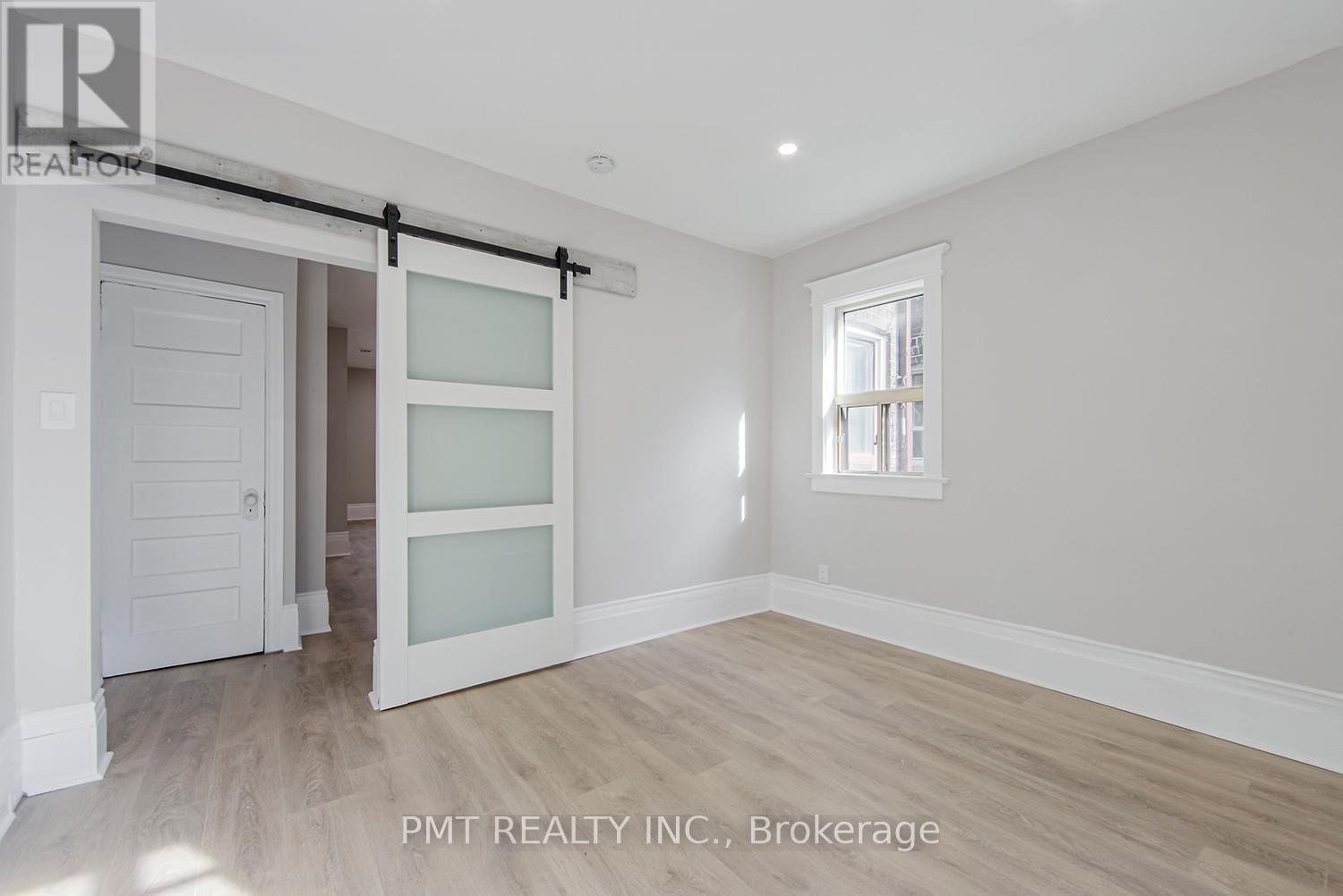 Main - 25 Sandford Avenue, Toronto, Ontario  M4L 2E6 - Photo 15 - E12736884