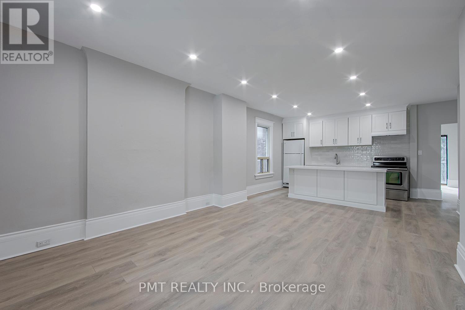 Main - 25 Sandford Avenue, Toronto, Ontario  M4L 2E6 - Photo 2 - E12736884