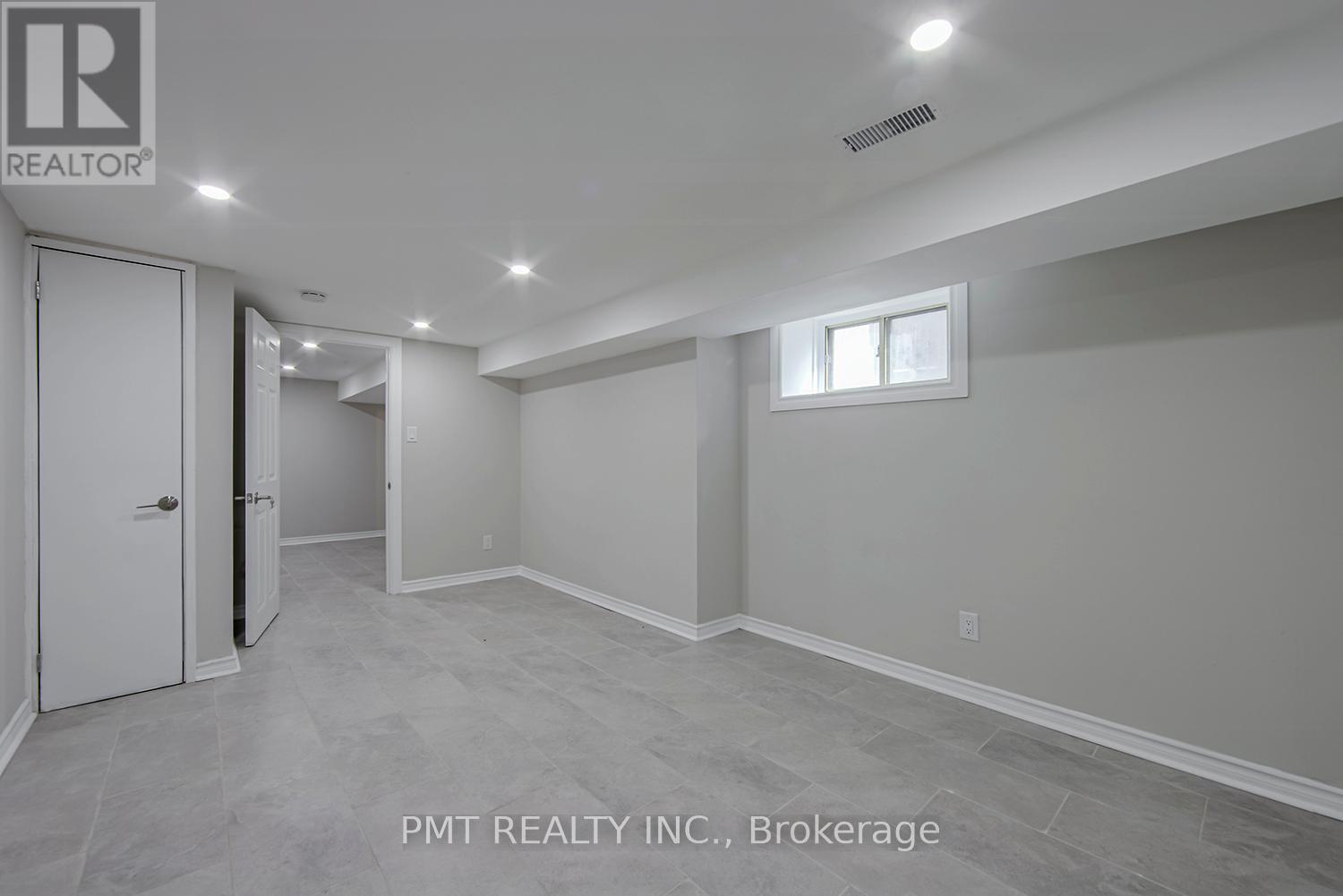 Main - 25 Sandford Avenue, Toronto, Ontario  M4L 2E6 - Photo 20 - E12736884