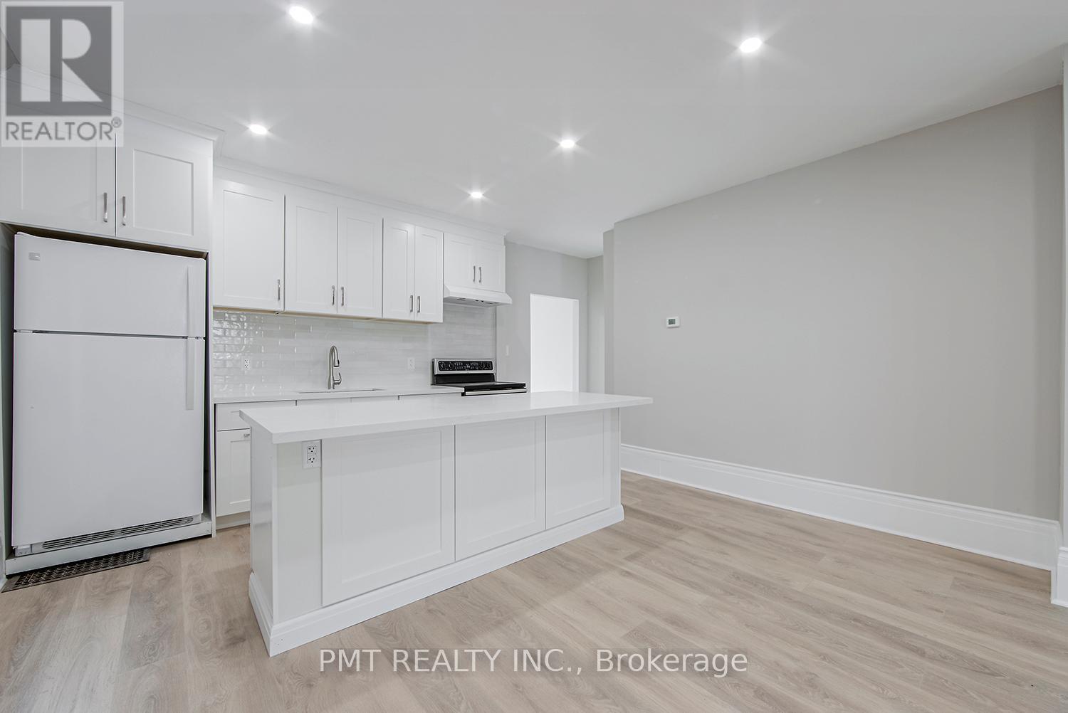 Main - 25 Sandford Avenue, Toronto, Ontario  M4L 2E6 - Photo 7 - E12736884