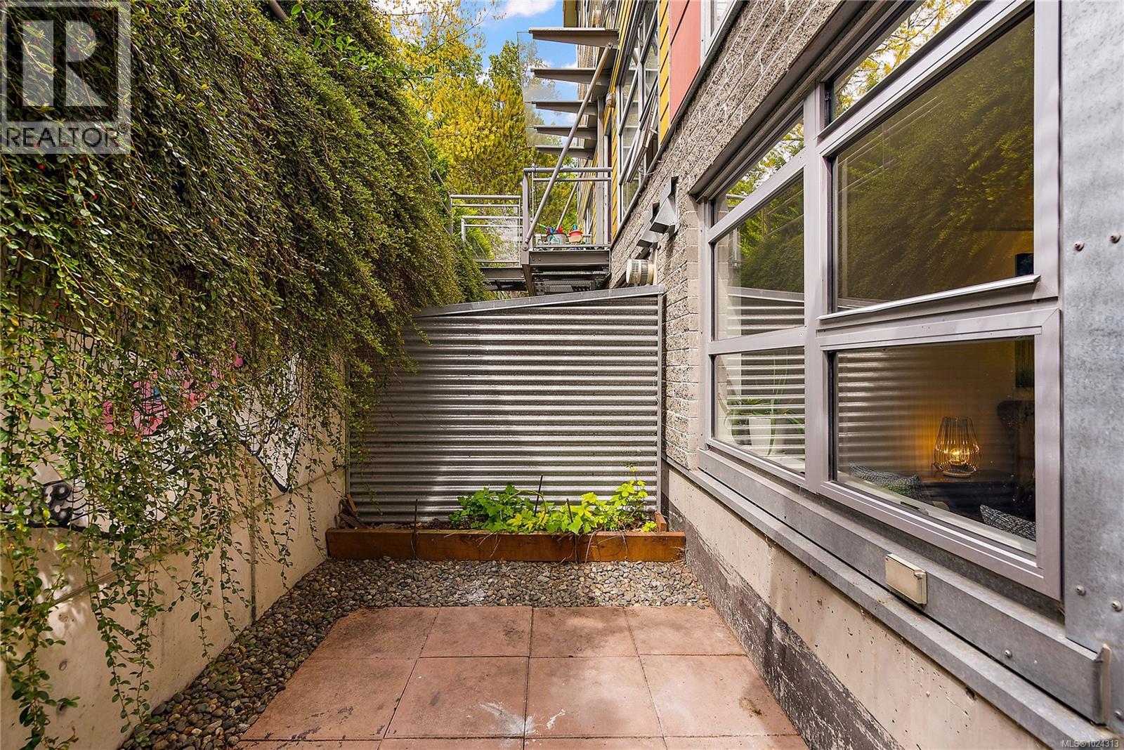 8 821 Tyee Rd, Victoria, British Columbia  V9A 7R2 - Photo 16 - 1024313