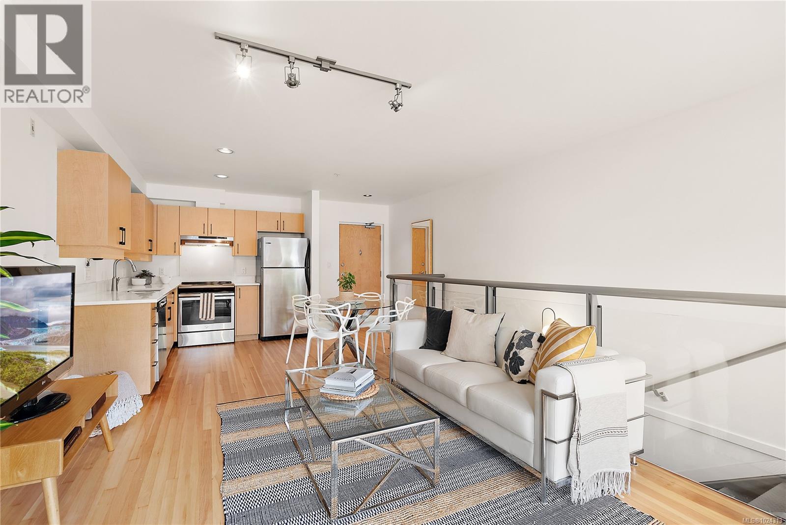 8 821 Tyee Rd, Victoria, British Columbia  V9A 7R2 - Photo 6 - 1024313