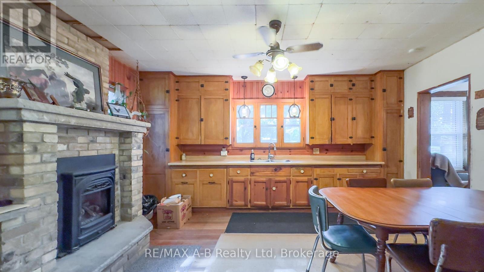 4740 16 Line, Perth South, Ontario  N4X 1C9 - Photo 15 - X12420151