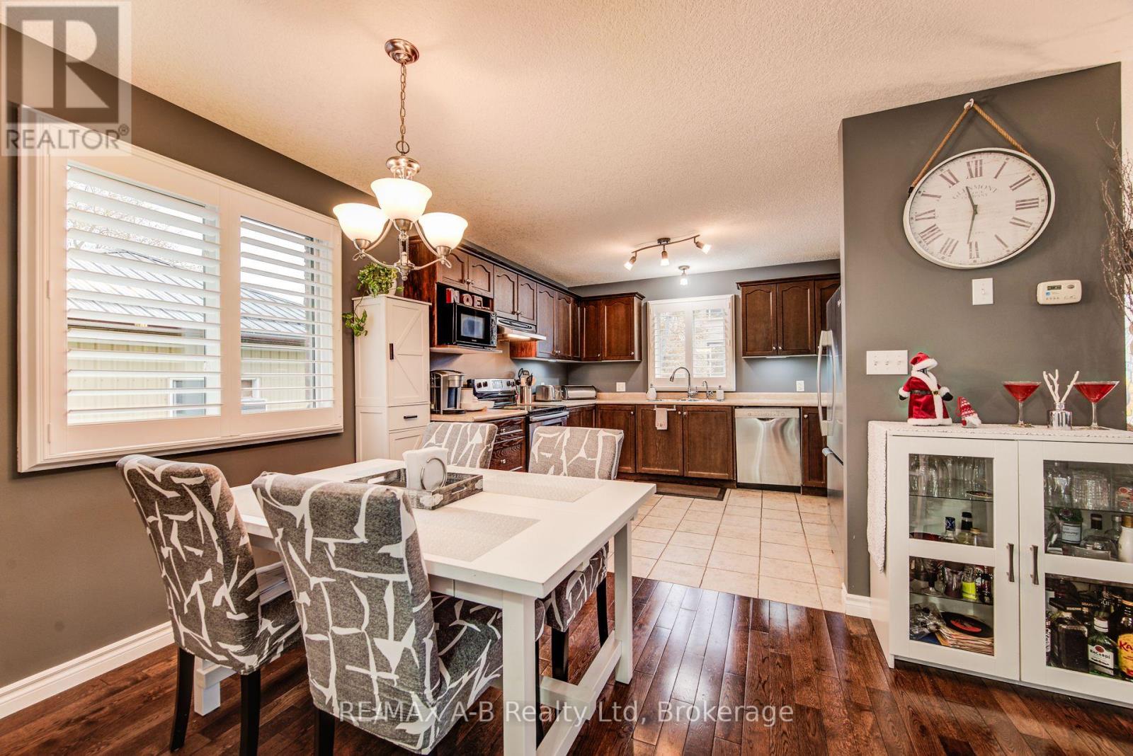 48 Wellington Street, East Zorra-Tavistock, Ontario  N0B 2R0 - Photo 15 - X12547948