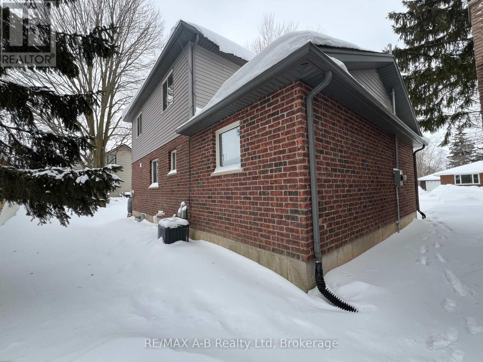 48 Wellington Street, East Zorra-Tavistock, Ontario  N0B 2R0 - Photo 4 - X12547948