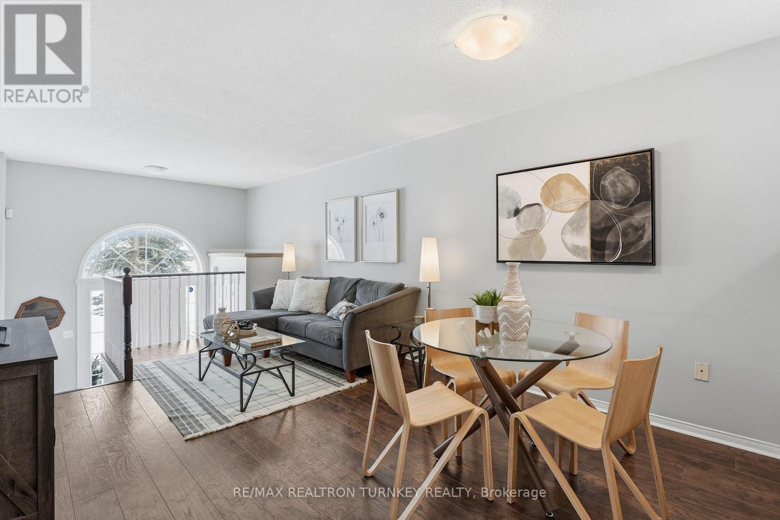 78 Clearmeadow Boulevard, Newmarket, Ontario  L3X 2M6 - Photo 3 - N12736892